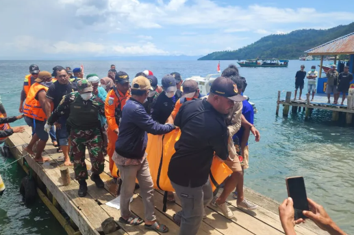 Jalan Kapal Darmawisata Tenggelam Di Bengkulu