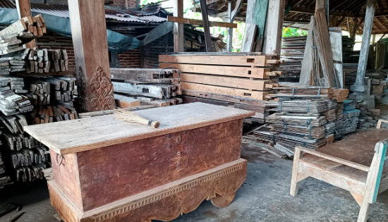 Cerita Sukolilo  Supermarket Asli Lawasan di Ujung Pati