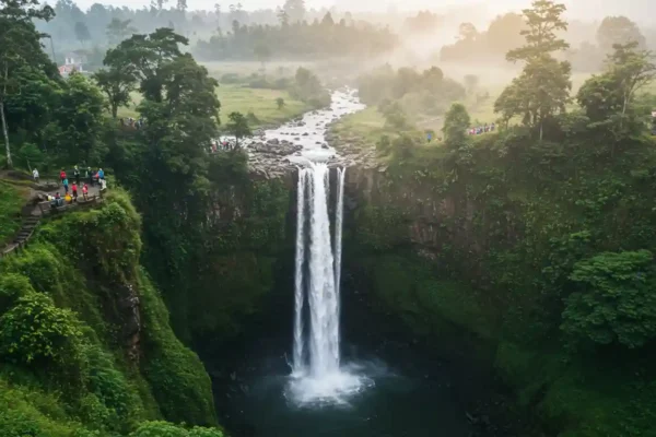 Sekumpul Waterfall: Ketika Alam Bali Menghipnotis Tanpa Filter Menguak Misteri Pesona Air Terjun Tumpak Sewu Petualangan Seru di Jantung Lumajang