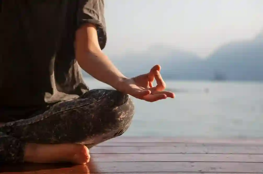 Meditasi Harian Membantu Menenangkan Pikiran Dan Tubuh - Di tengah kehidupan modern yang serba kilat, tekanan pikiran