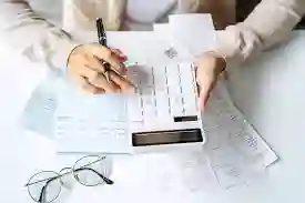 Mencatat Pengeluaran Harian Mengontrol Keuangan Lebih Baik - Menata finansial individu kerap kali terasa semacam