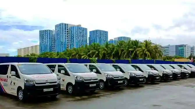 PAGCOR mendistribusikan 11 kendaraan pengangkut pasien lagi ke fasilitas kesehatan